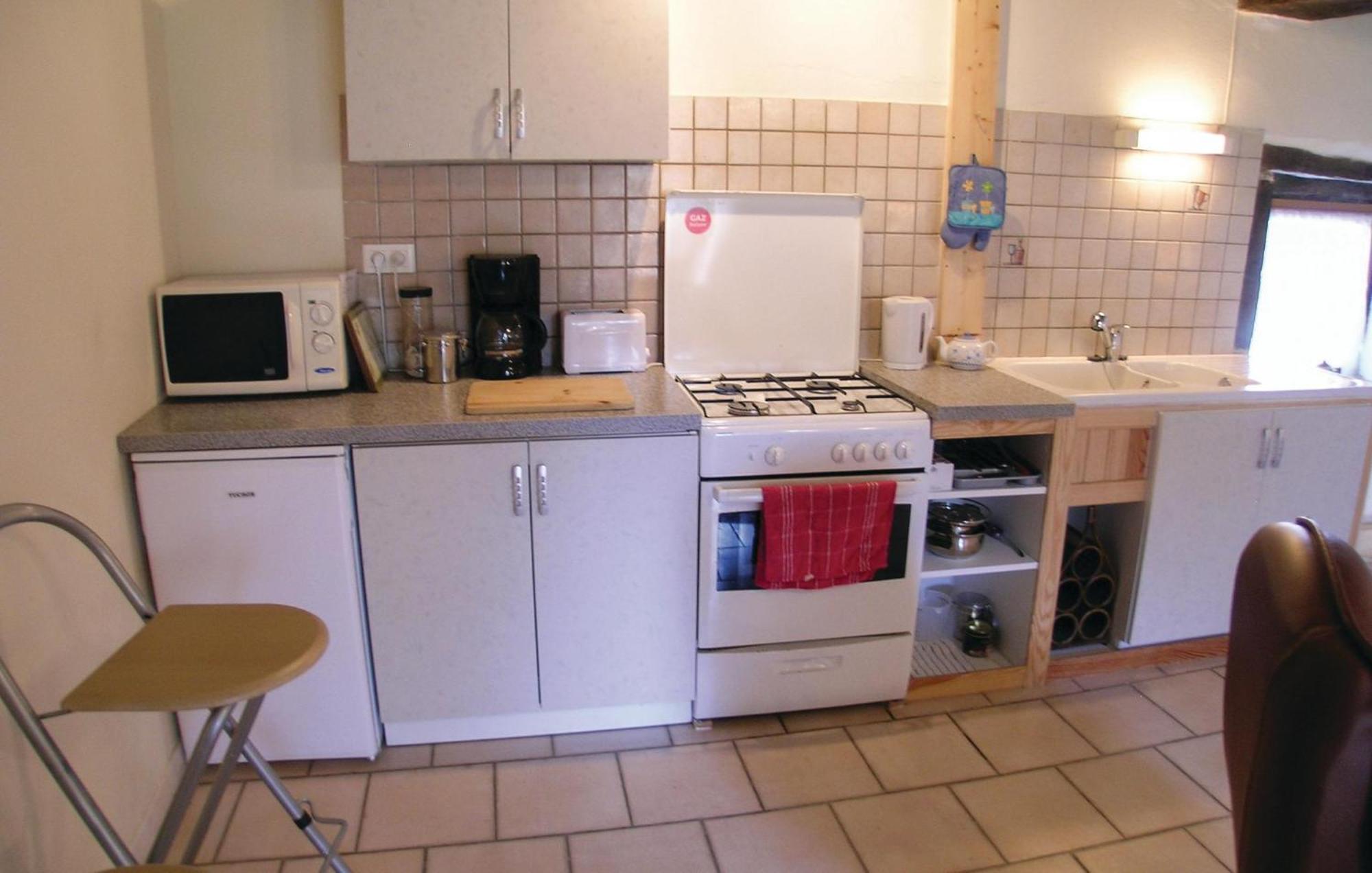 1 Bedroom Nice Home In Saint Martin Le Mault Exterior foto