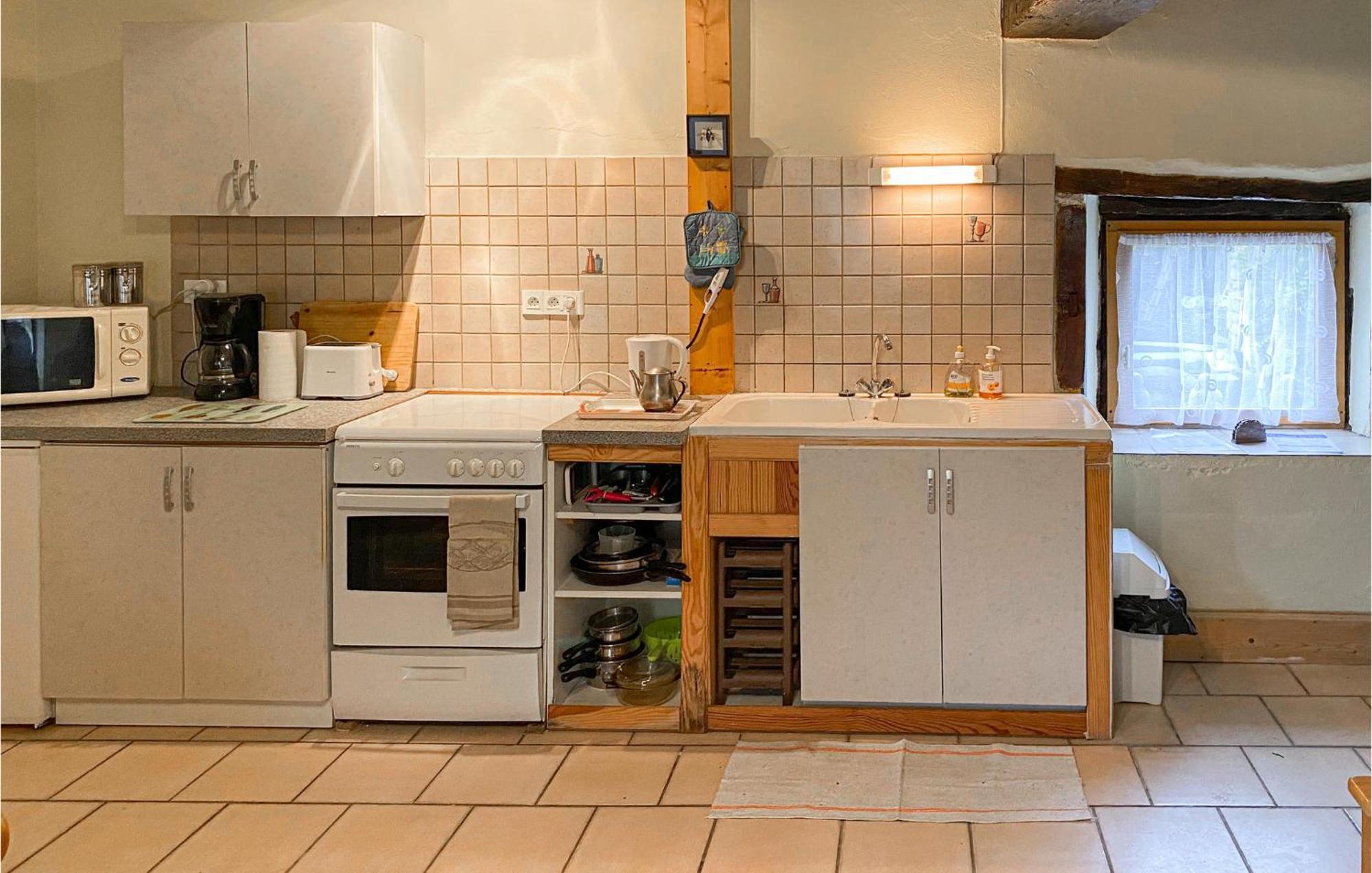 1 Bedroom Nice Home In Saint Martin Le Mault Exterior foto